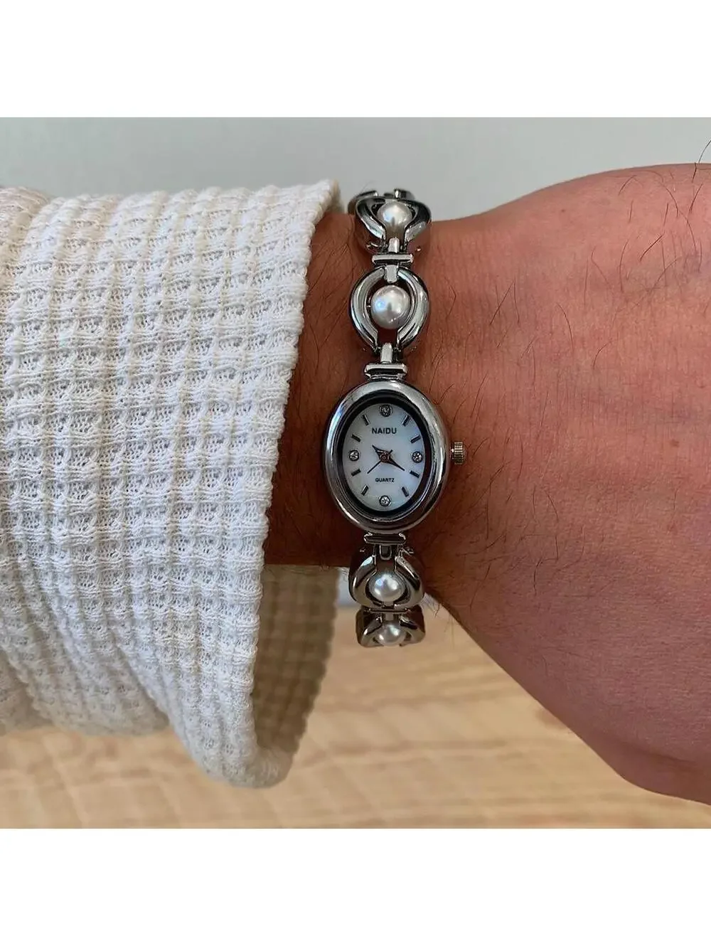 Luxury Y2K style Silver round stainless steel quartz pearl stone charm watch